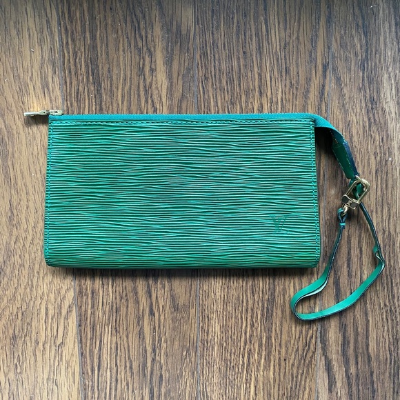 Authentic Louis Vuitton Pochette - Picture 2 of 10